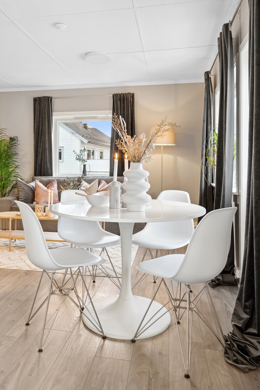 Fin plass for spisebord - som kan forlenges ved behov Galleribilde