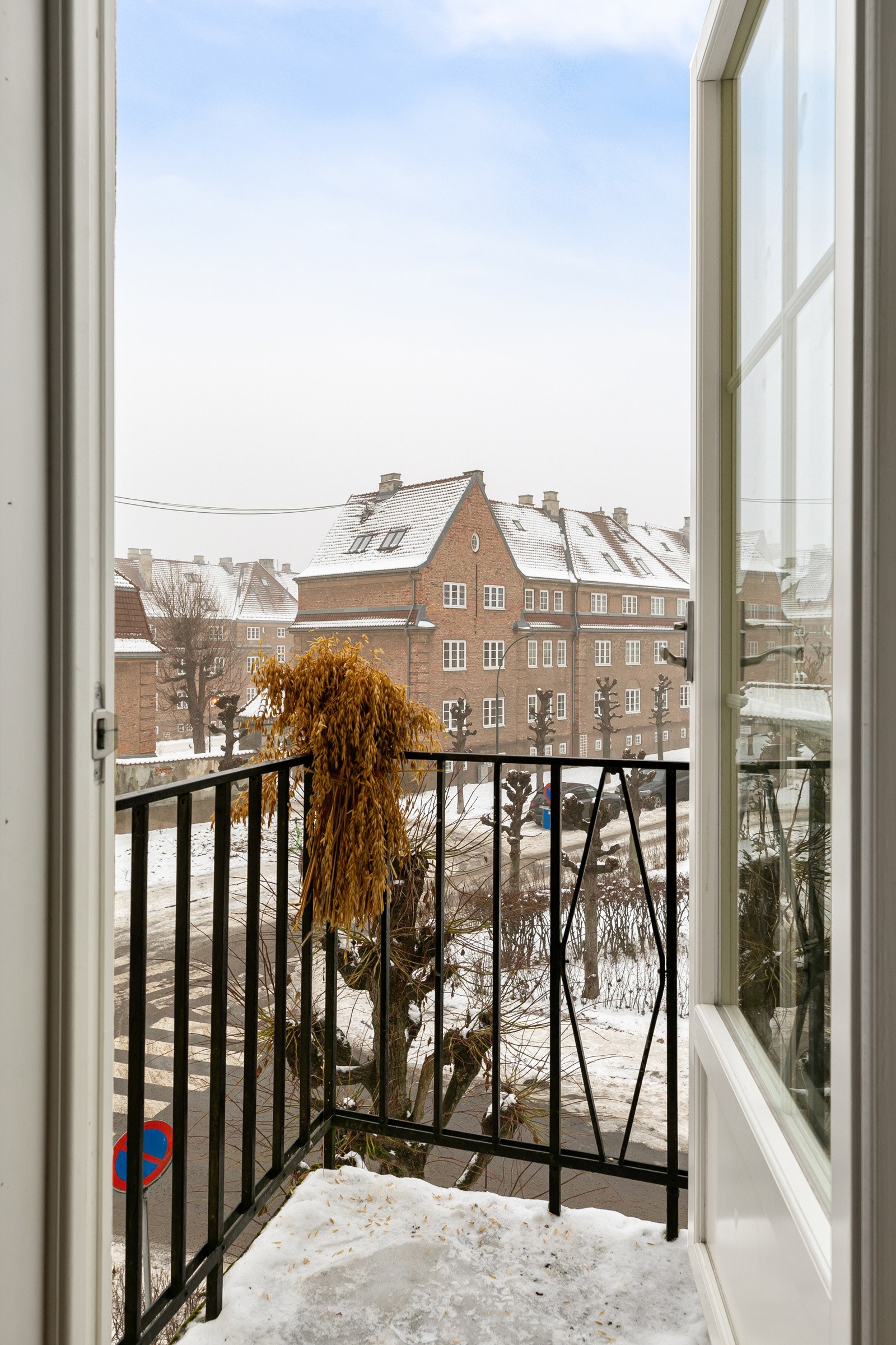 Felles balkong en halv etasje opp. Galleribilde