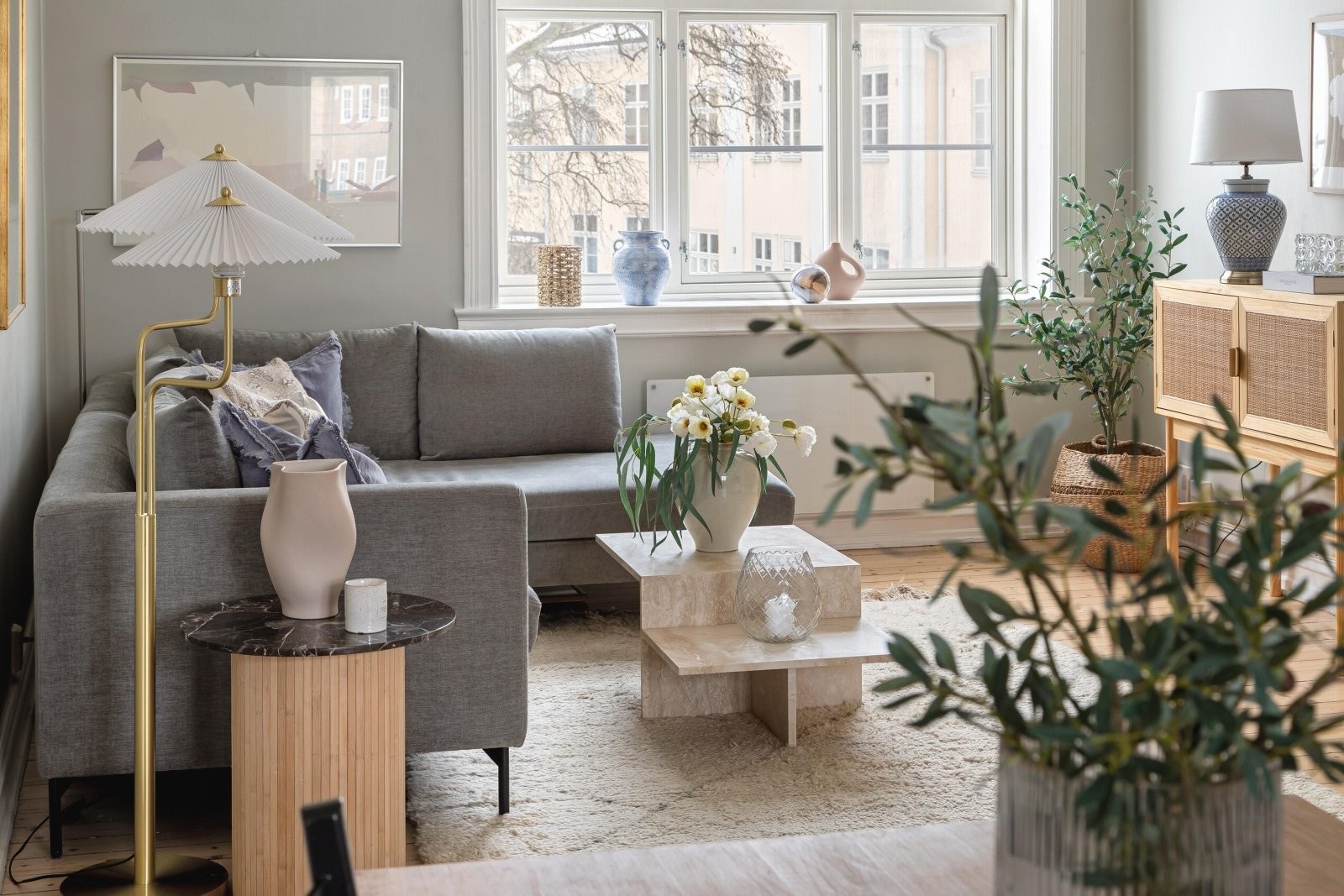 Boligen er gjennomgående, med herlig utsyn og svært begrenset innsyn. Galleribilde