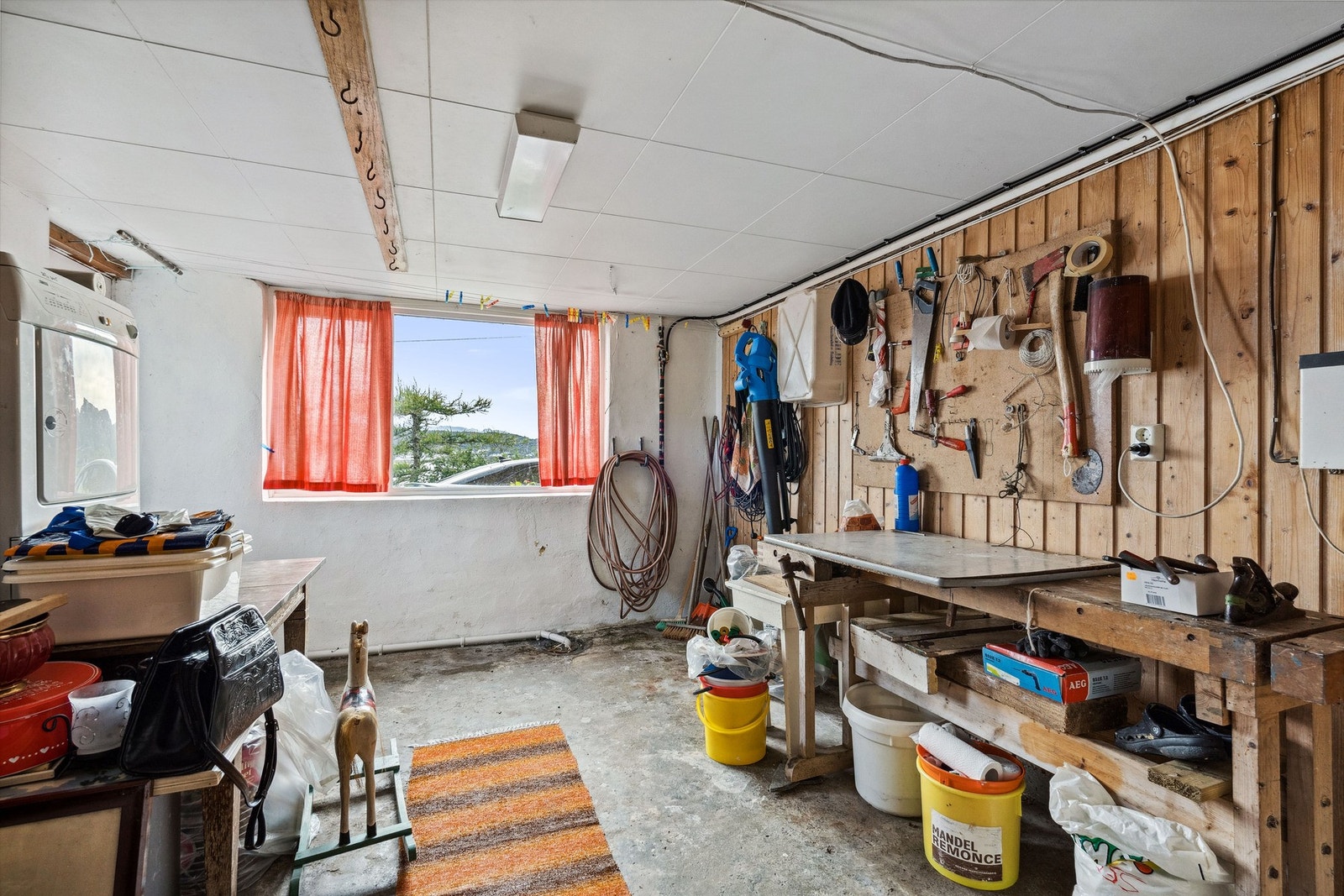 Bod/verksted. Galleribilde