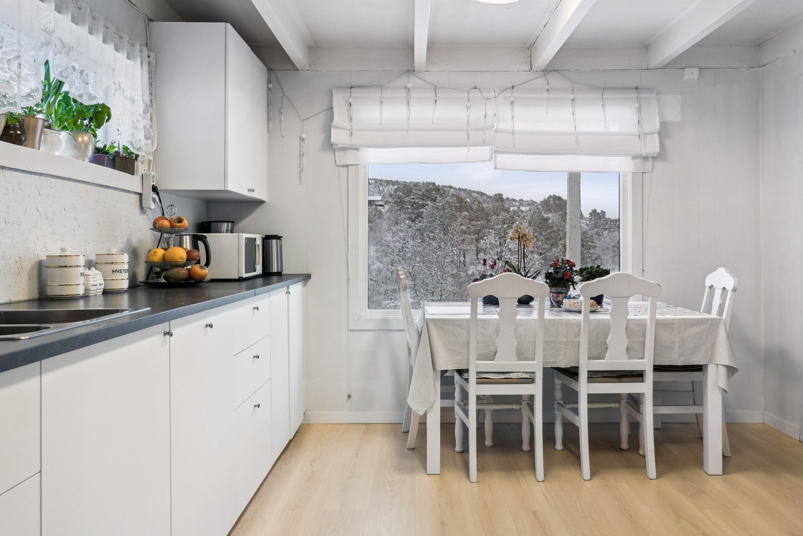 God plass til spisebord Galleribilde