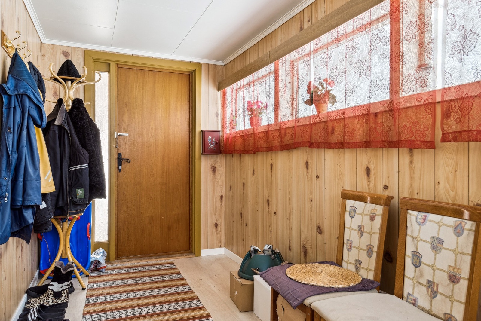 Nytt gulv med isolasjon i entré Galleribilde