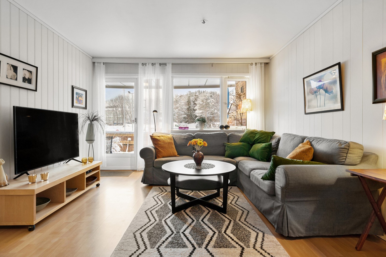 Internett og kabel-TV er inkludert i felleskostnadene. Galleribilde