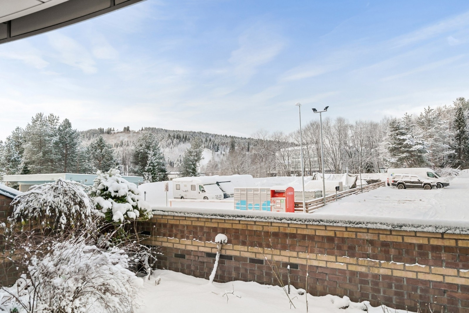 God plass til ønsket utemøblement, grill og beplantning. Galleribilde