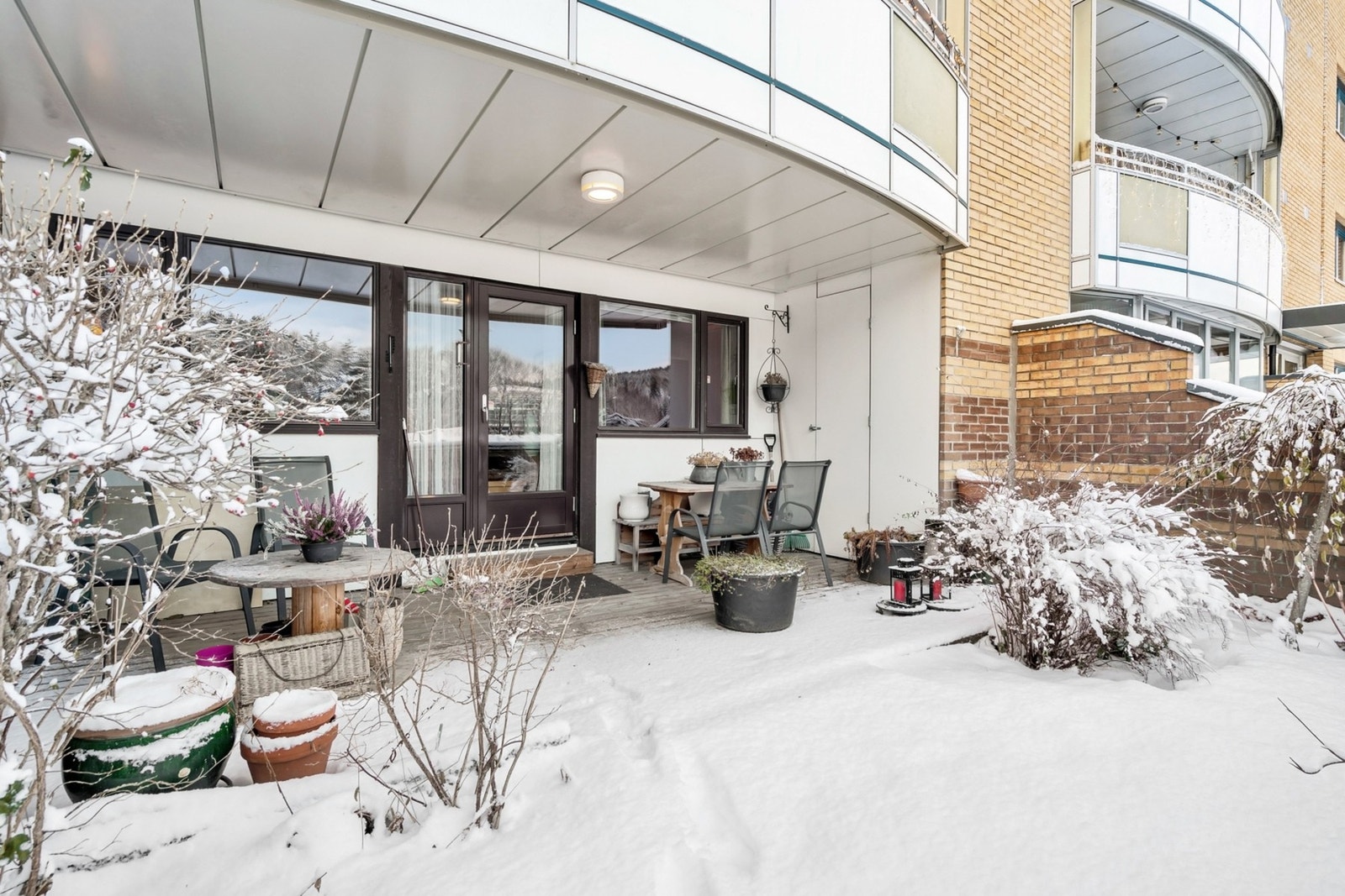 Leiligheten har en attraktiv beliggenhet i 1. etasje med stor balkong. Galleribilde