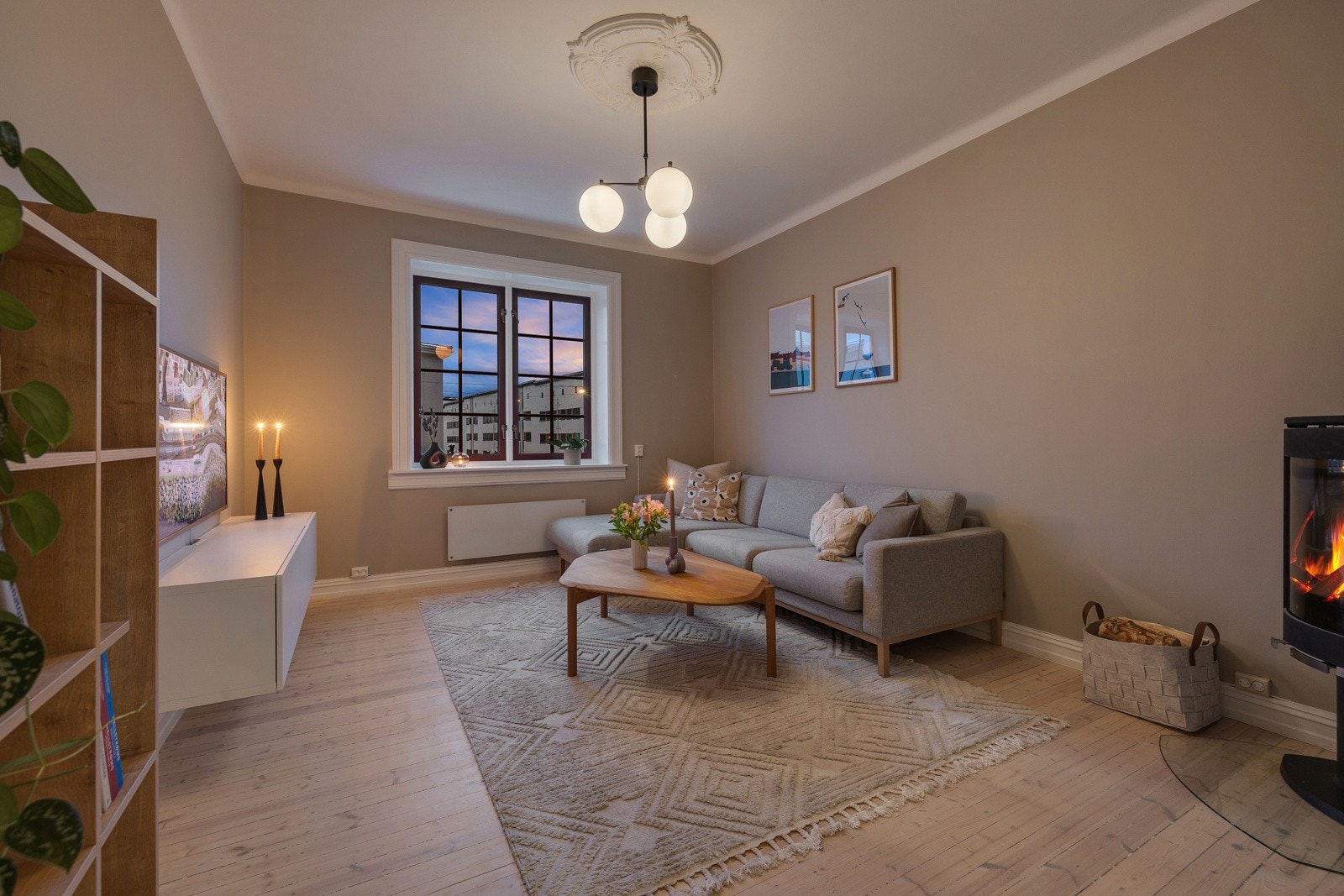 Kveldsstemning i stuen Galleribilde