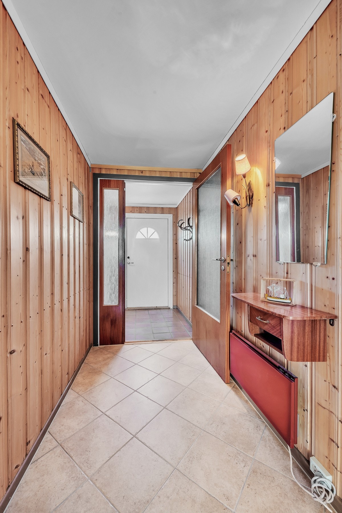 Gang, underetasje med bi-inngang. Galleribilde