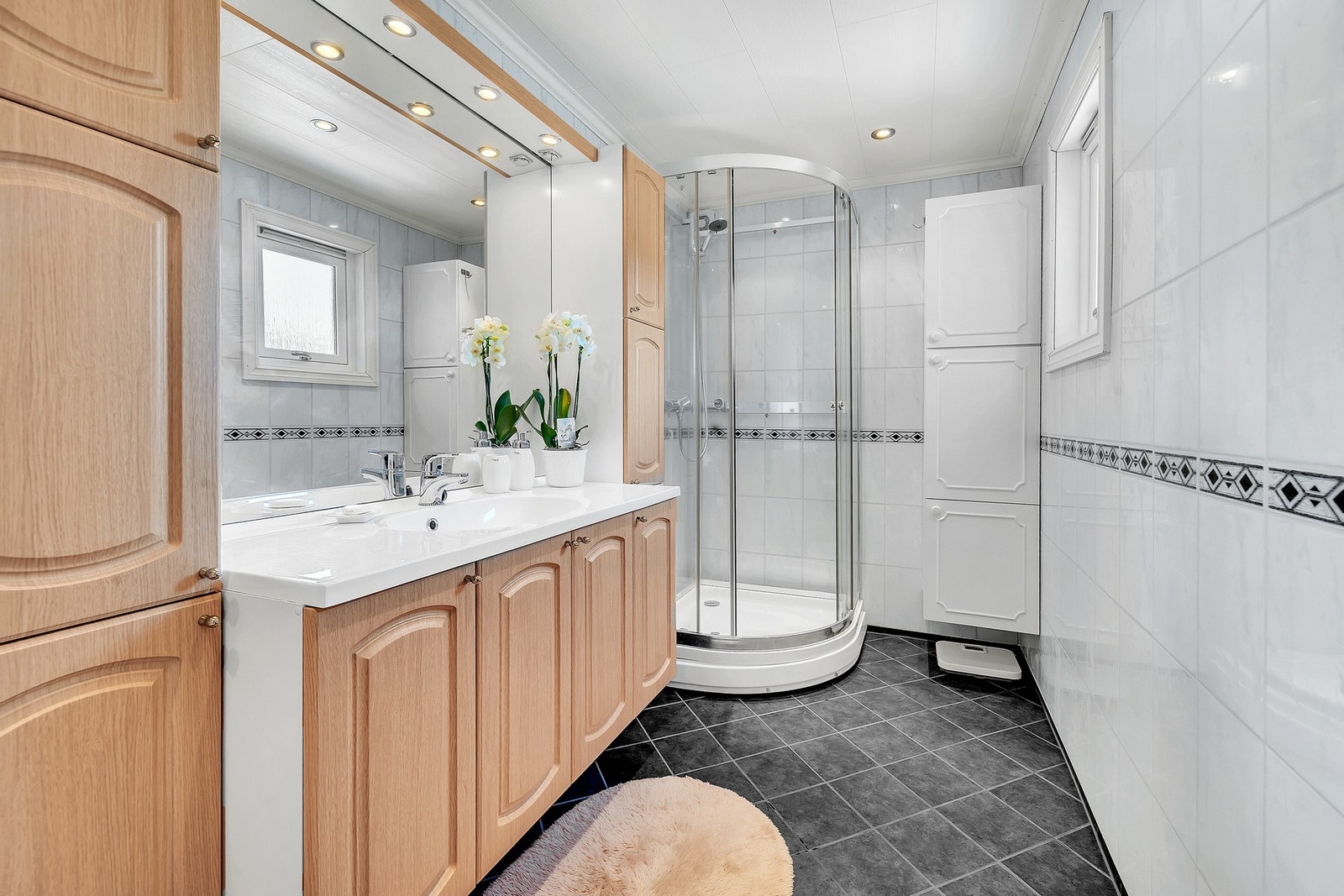 Baderom i hovedetasje. Galleribilde