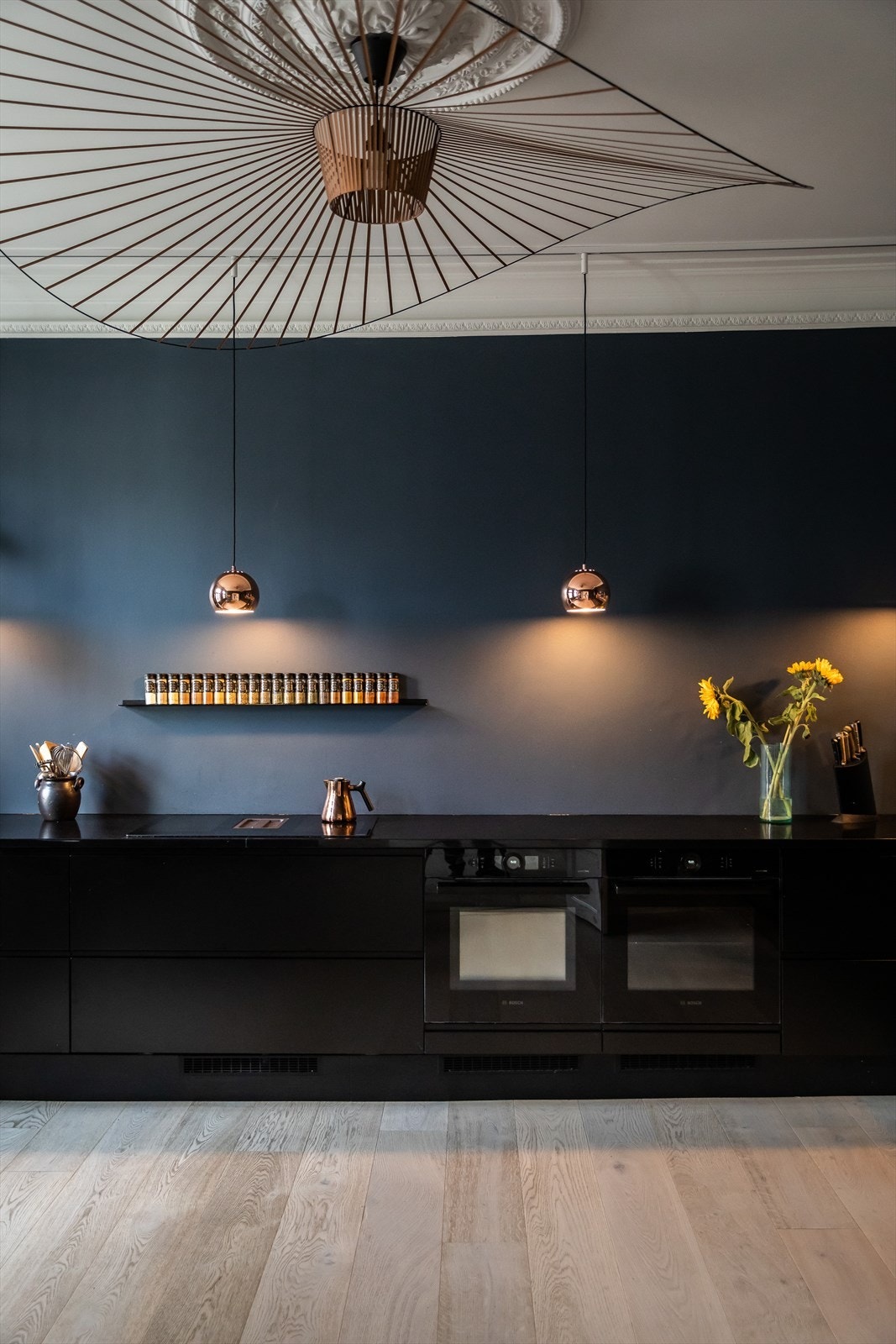 Velutstyrt og gjennomført kvalitetskjøkken fra Epoq, montert i 2021/22. Galleribilde