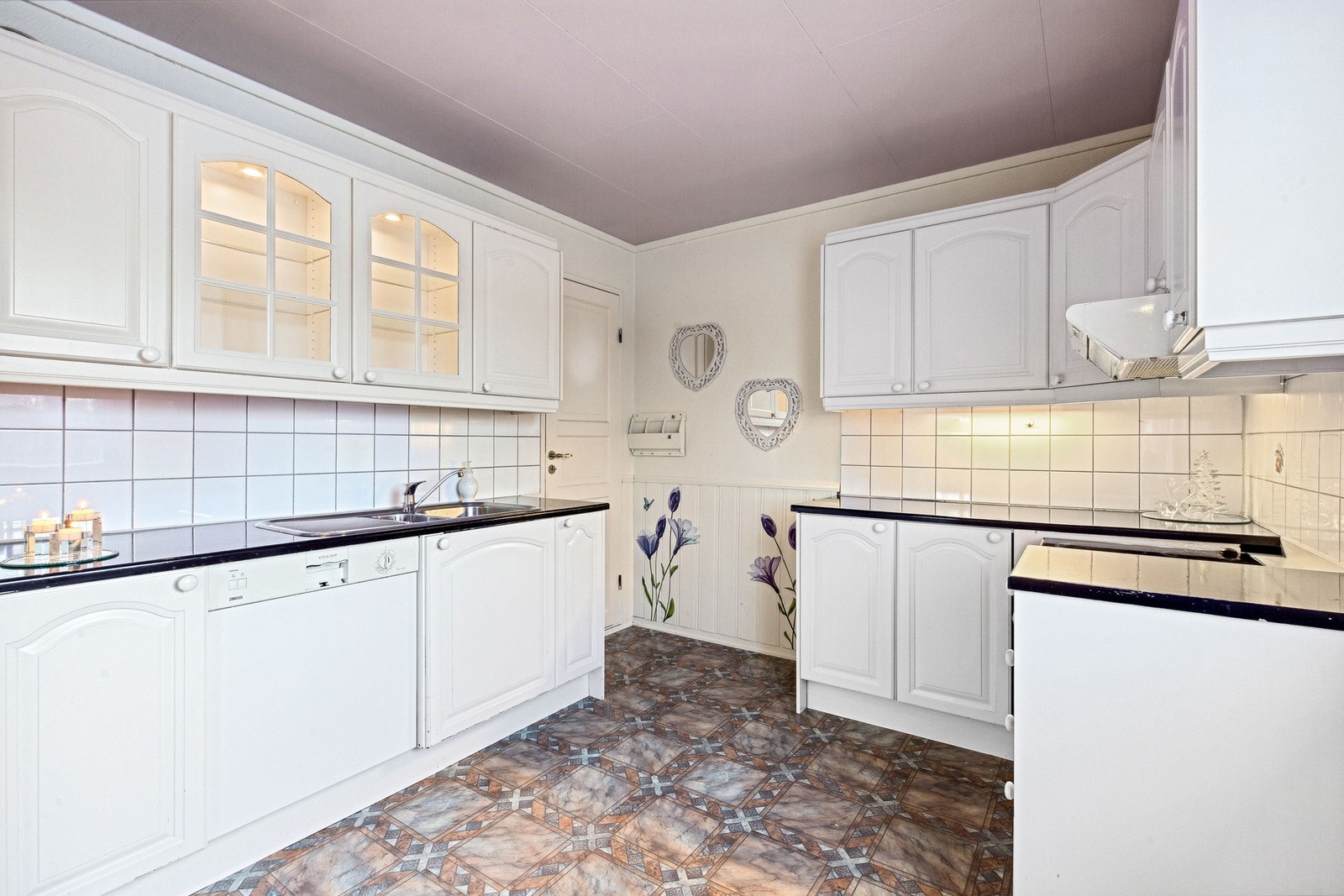 Kjøkken i hovedetasje Galleribilde