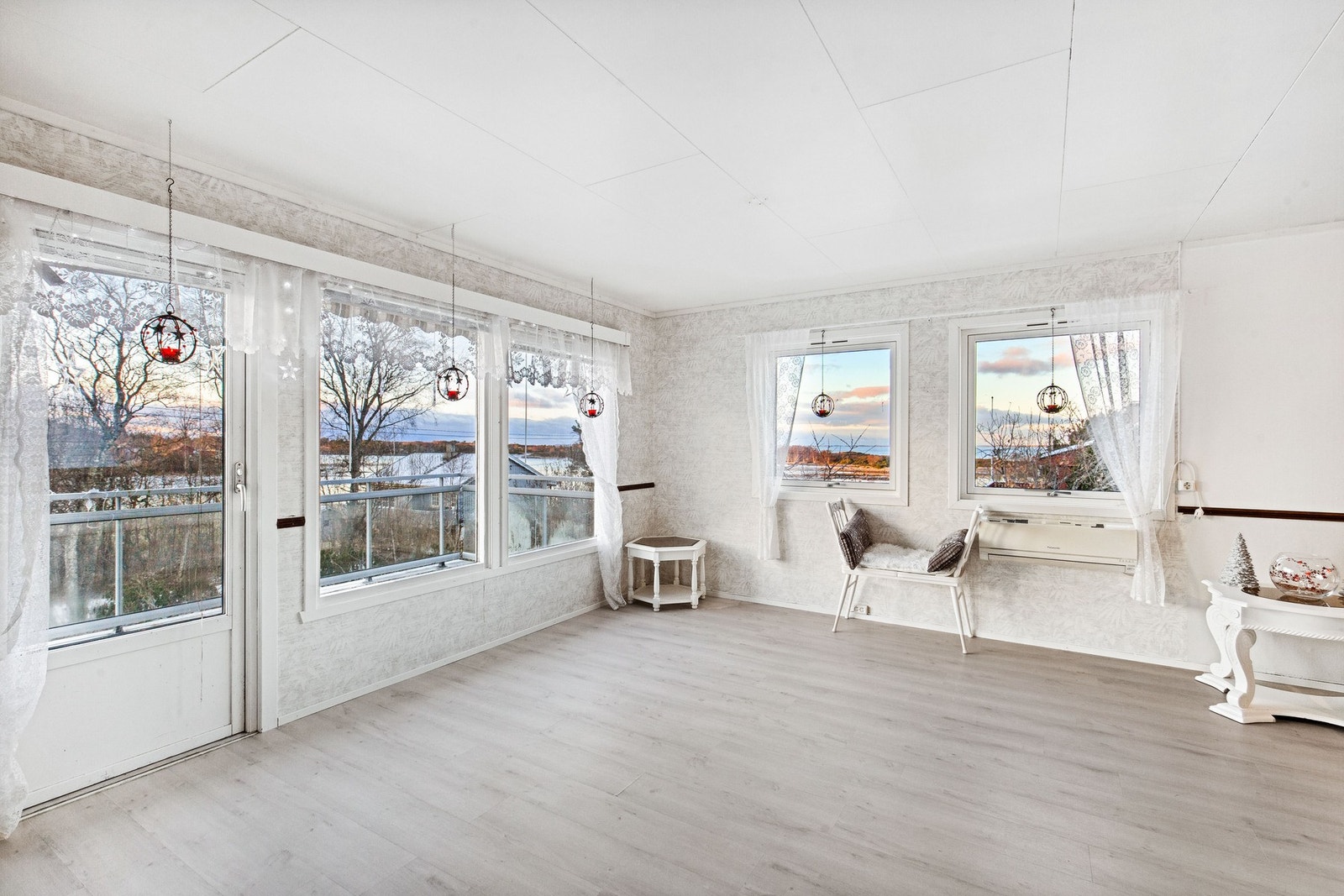 Lys stue Galleribilde