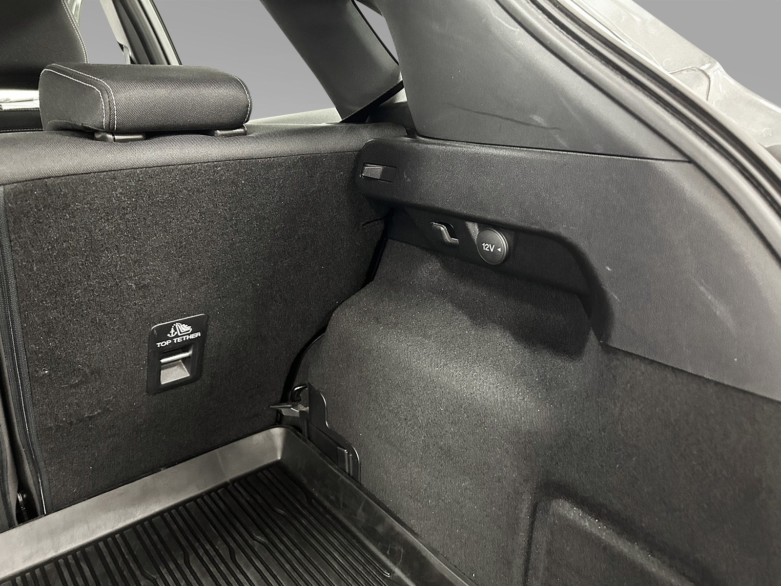 12V uttak i bagasjerom