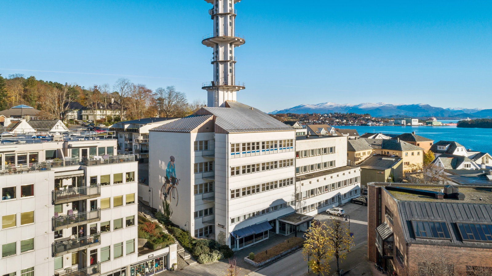 Torget 10 (telebygget), ledige næringslokaler i underetasje og 1. etg. Galleribilde