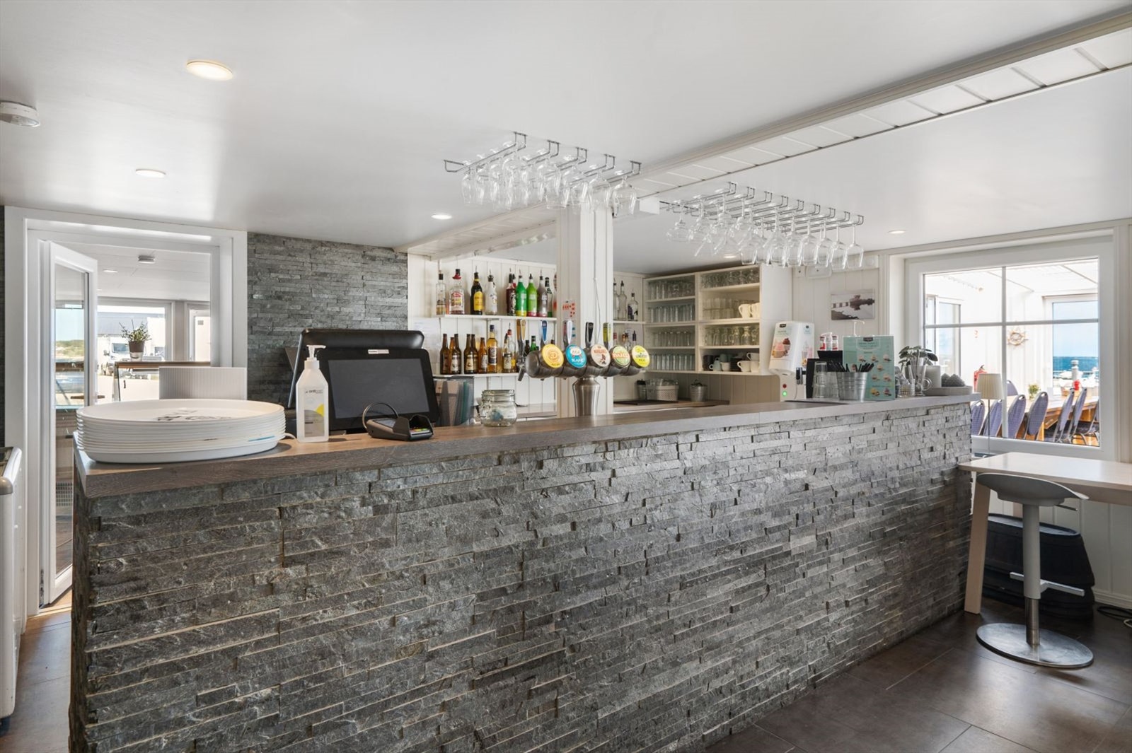 Bar i nedre brygge. Galleribilde