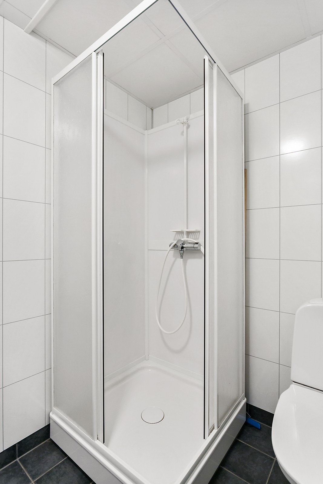 Hybel - Bad Galleribilde
