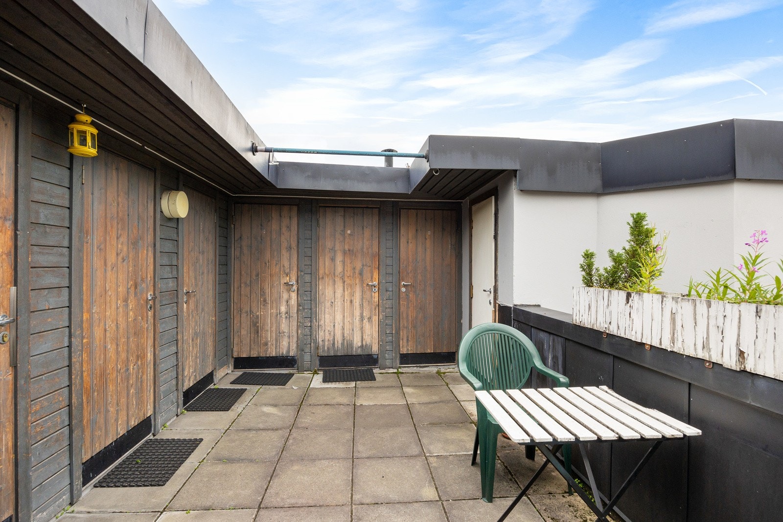 Takterrasse med tilhørende boder Galleribilde