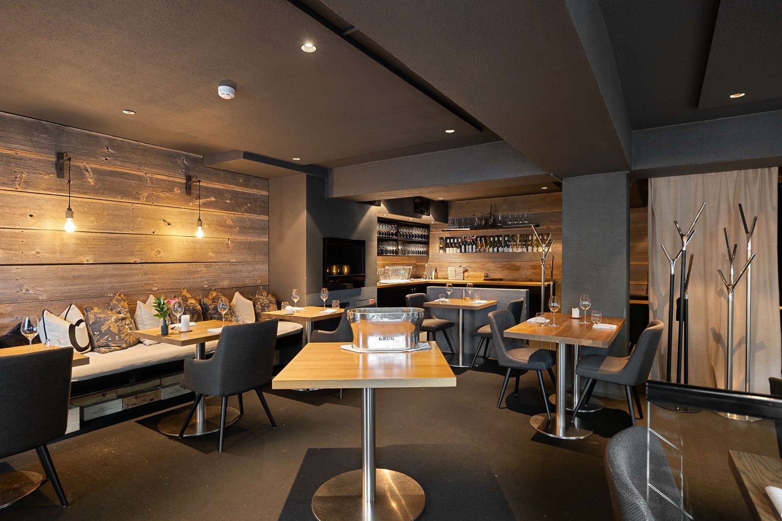 Restaurant CRU vinbar - Underetasje Galleribilde