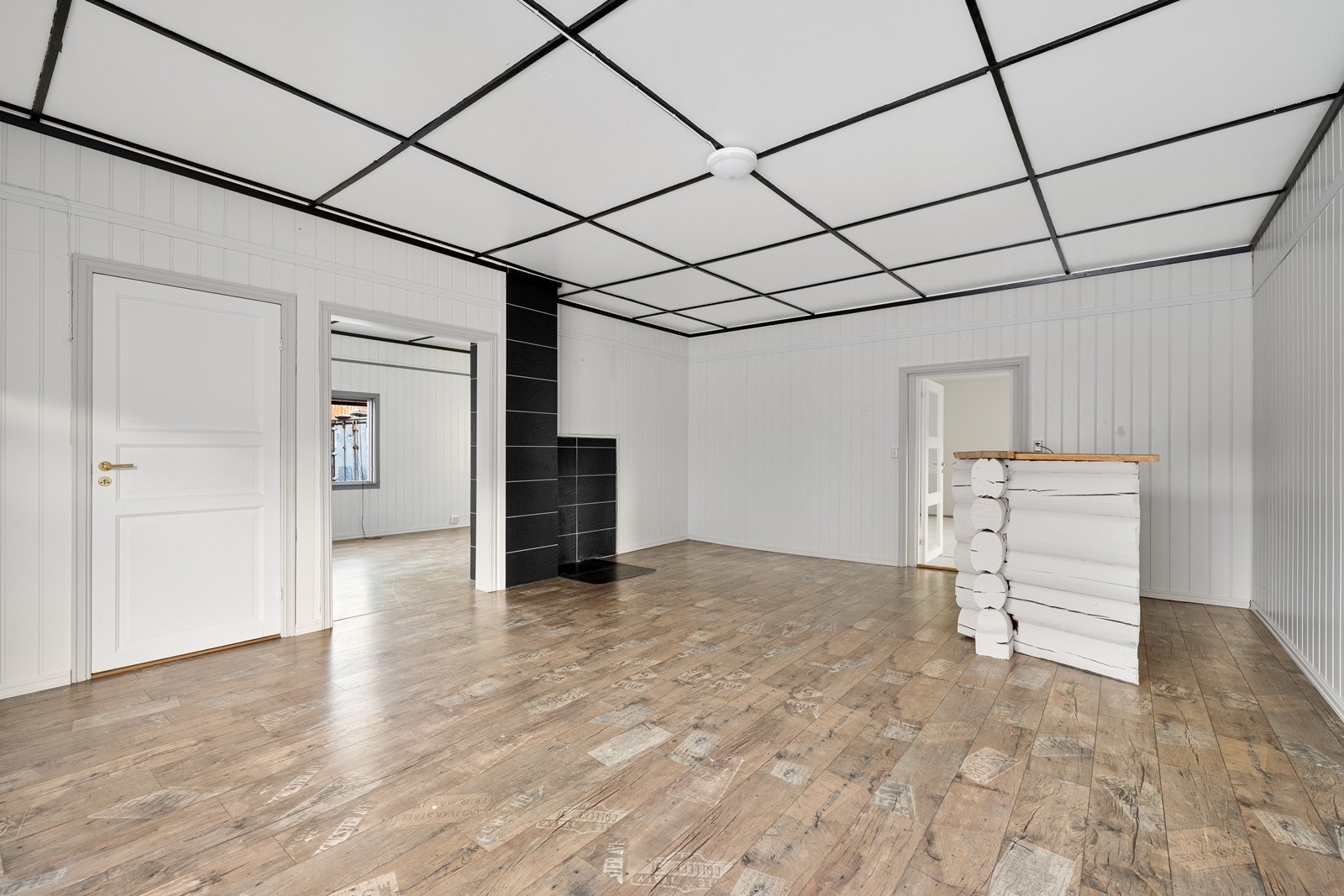 Allrom/ekspedisjonsrom. Galleribilde