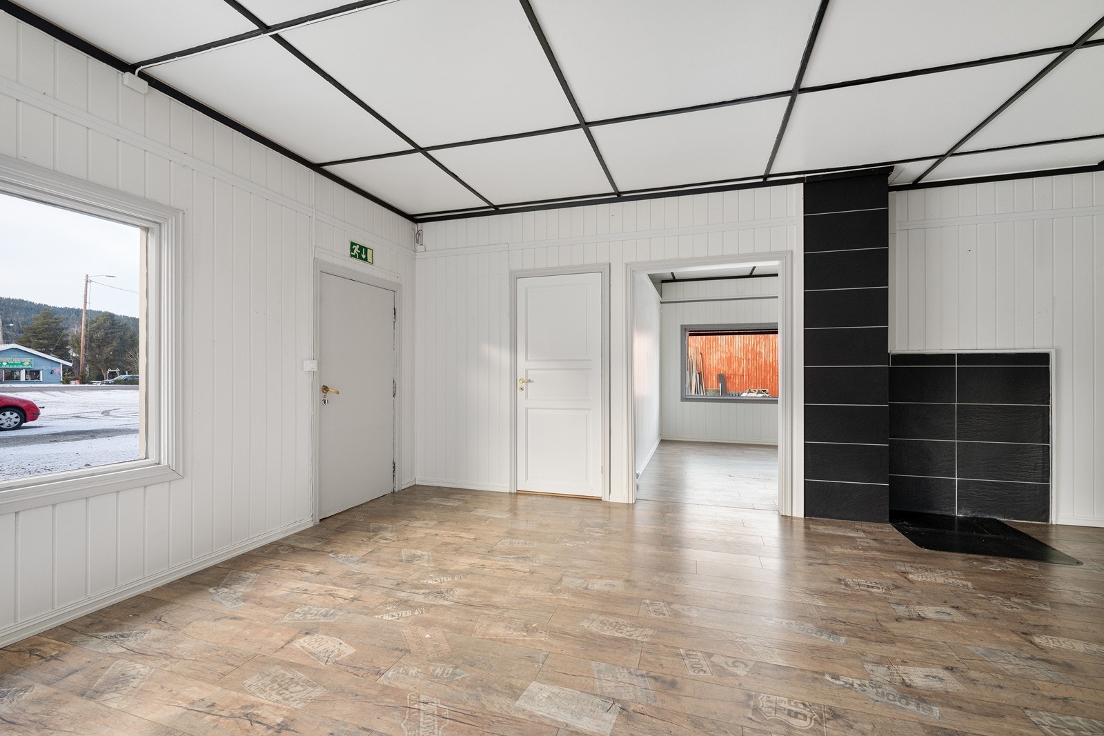 Allrom/ekspedisjonsrom. Galleribilde