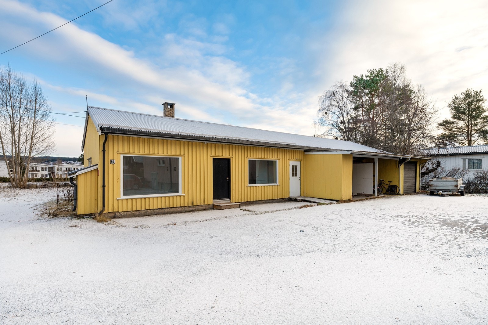 Fasade fremside. Galleribilde