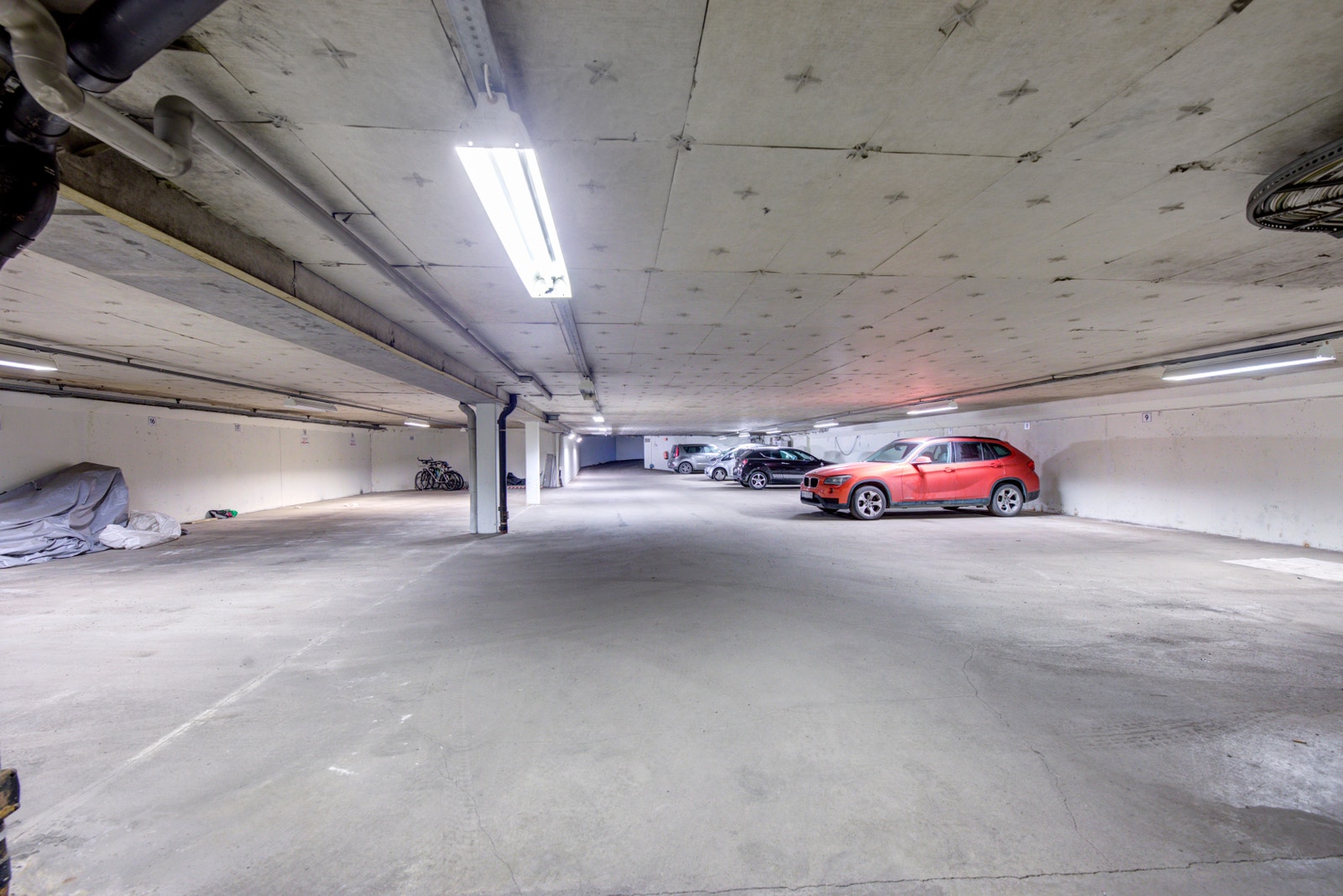 Muligheter for garasjeplass Galleribilde