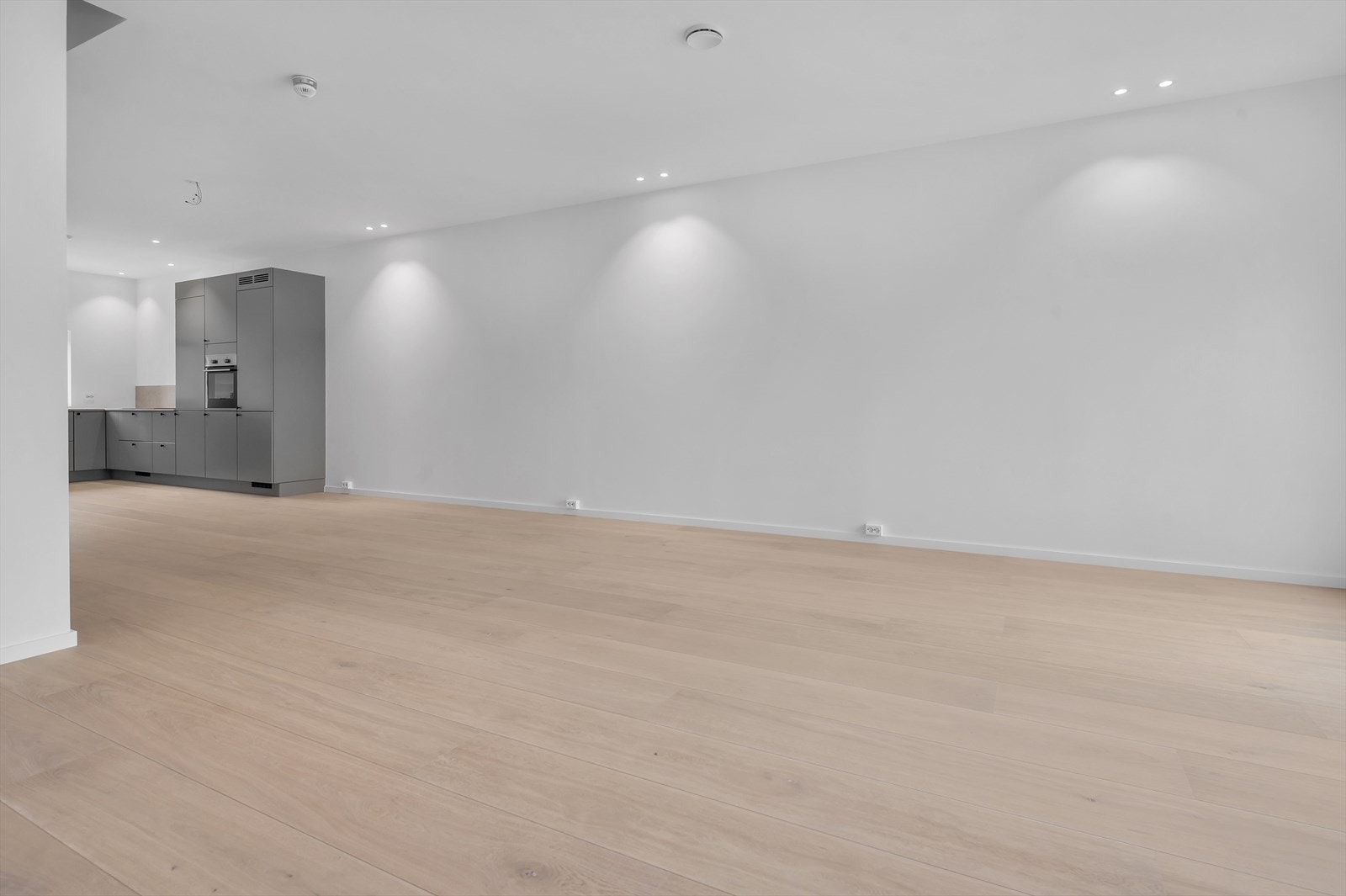 Godt med lys og stikk-kontakter Galleribilde