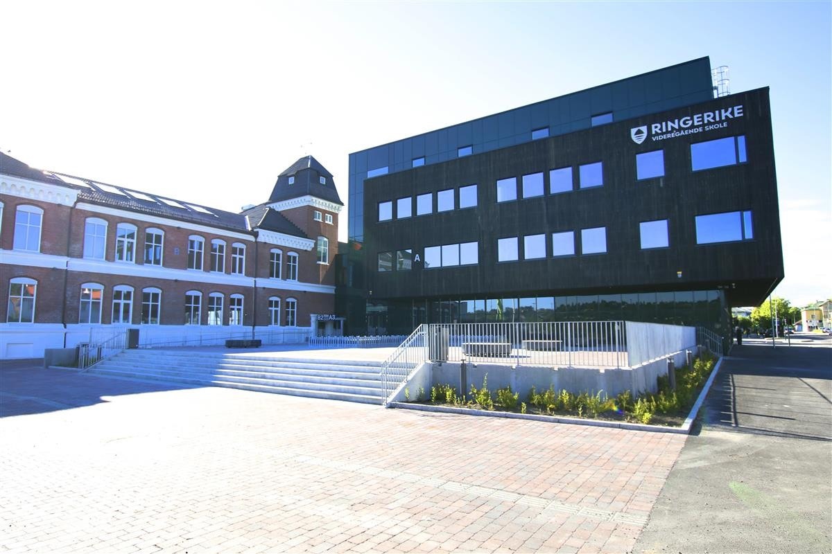Ringerike videregående er også nyoppusset og med nybygg. Galleribilde