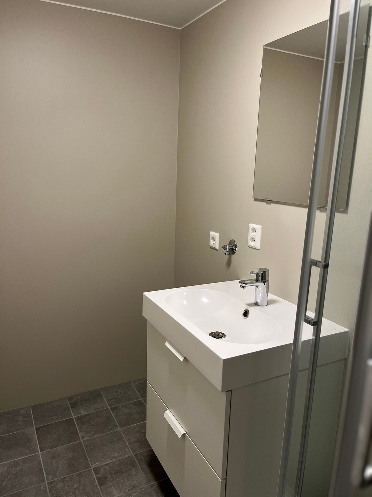 Vaskemaskin på badet Galleribilde