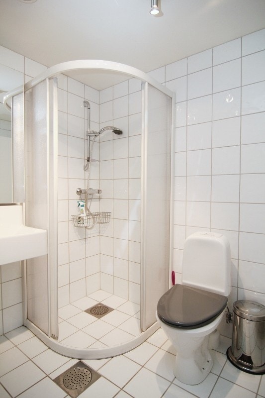 Lyst bad med dusj Galleribilde