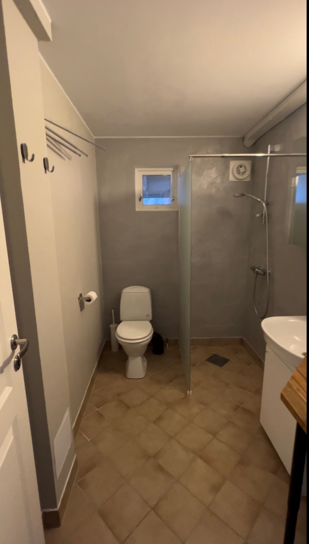 Bad med dusjhjørne Galleribilde