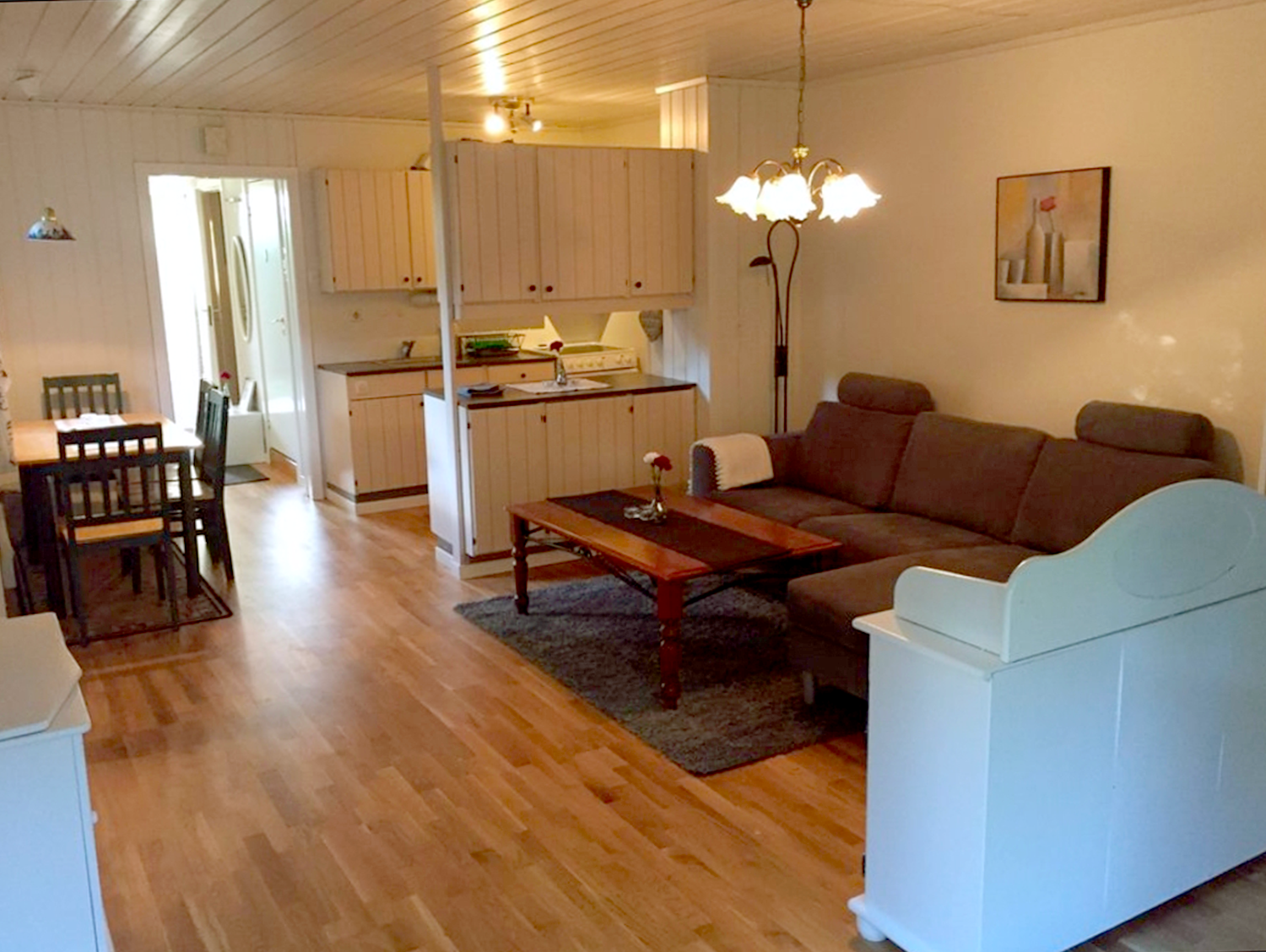 Stue/soverom med kjøkken Galleribilde