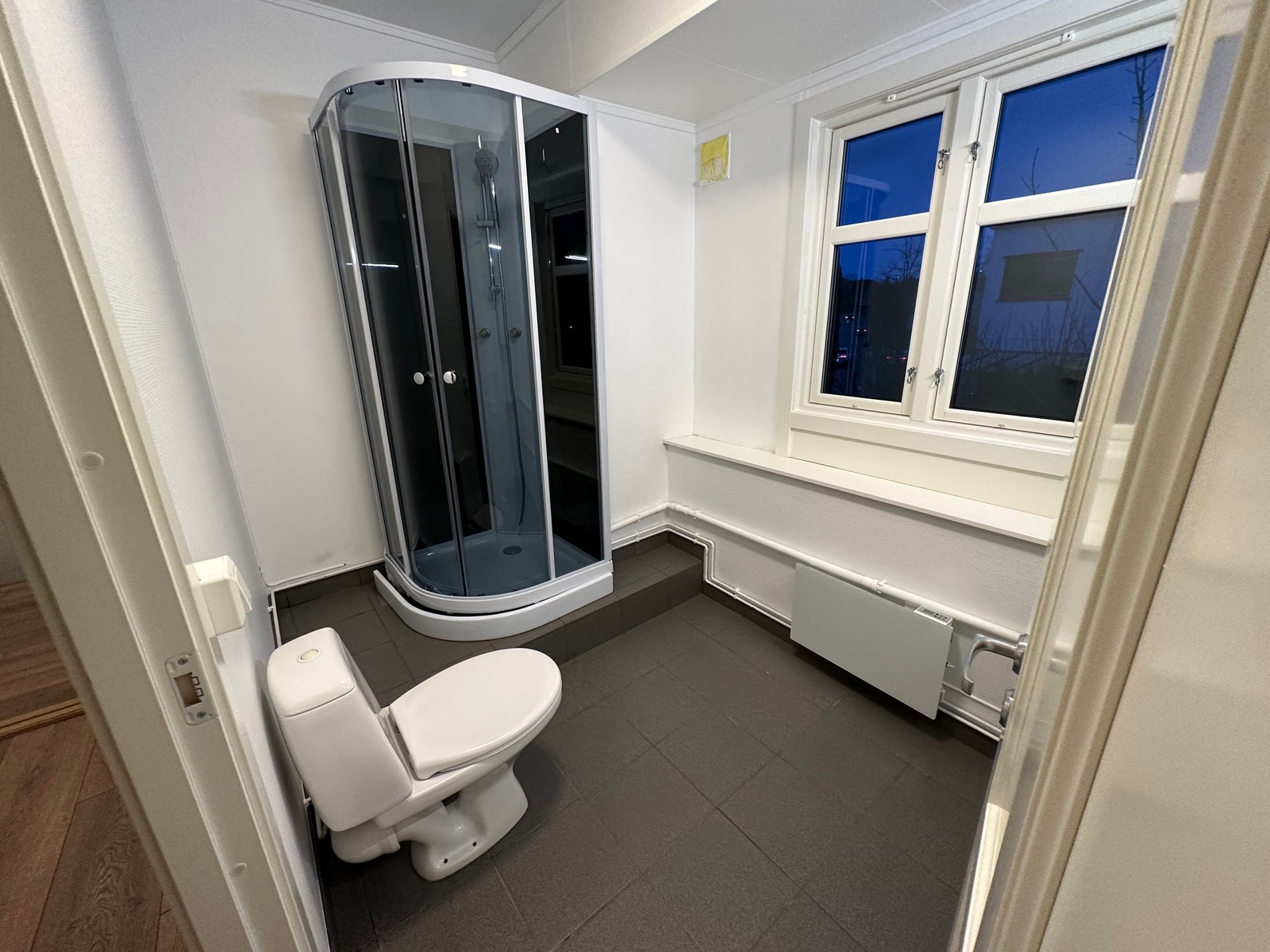 bad 2 etg Galleribilde