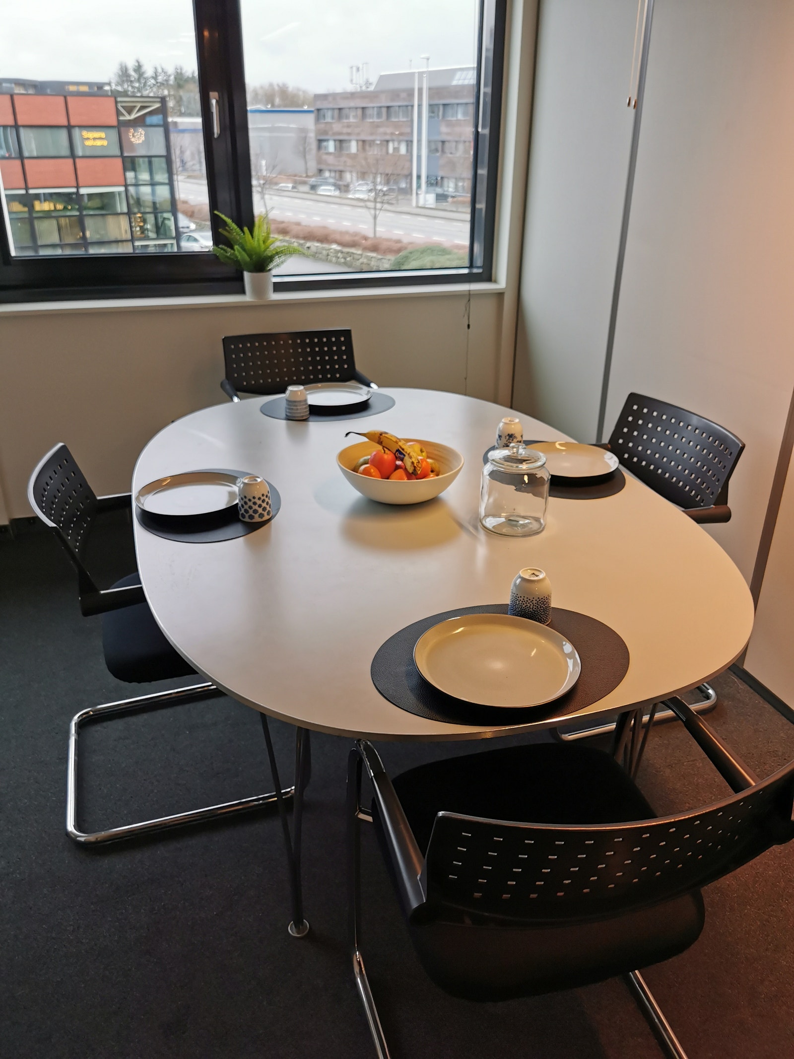 Kjøkken og møterom (4-6-
plasser) Galleribilde