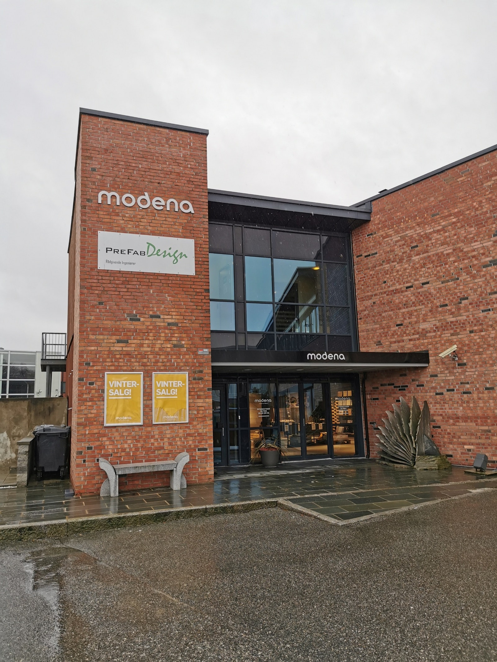 Inngang 1. og 2. etg Galleribilde