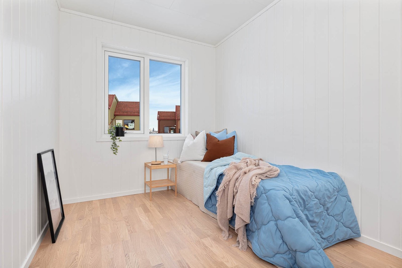 3 soverom totalt i boligen, med mulighet for å gjøre walk-in garderobe til soverom, dersom dette blir fanget opp tidlig nok i prosessen. Foto fra rekkehus type A i byggetrinn 2 Galleribilde