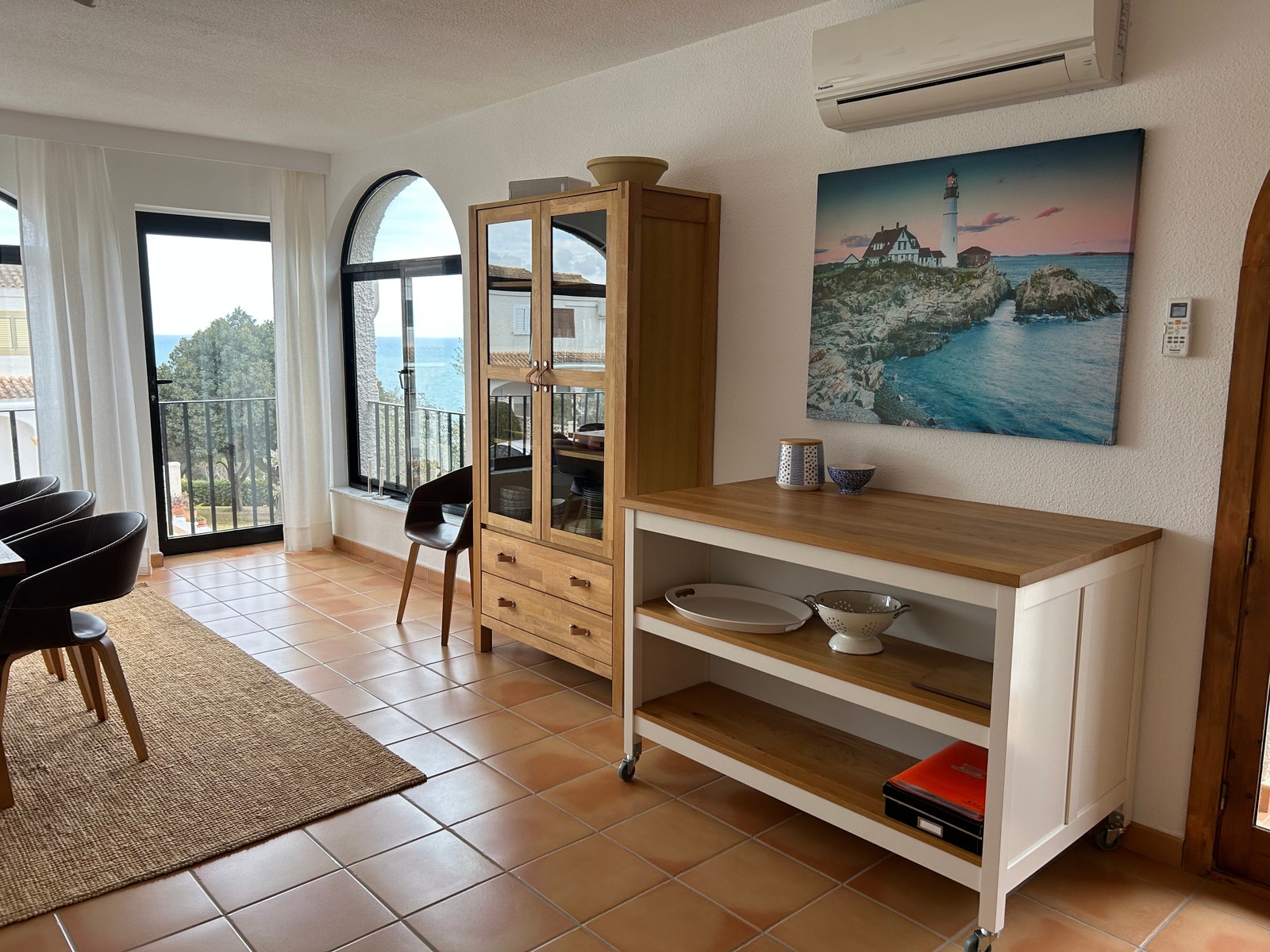 Kjøkkenøy på hjul. Aircondition! Galleribilde