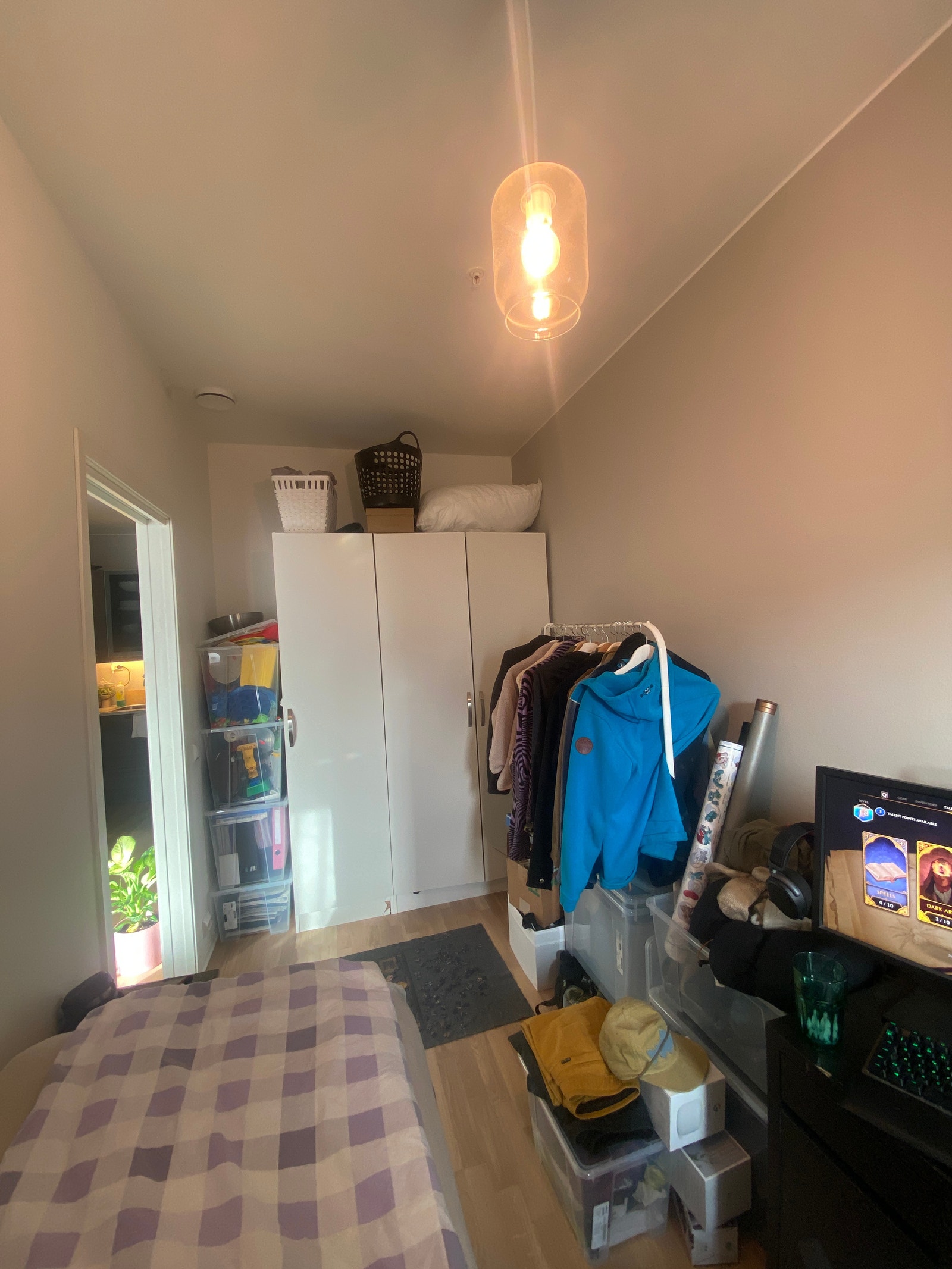 Soverom 2. God skap plass Galleribilde