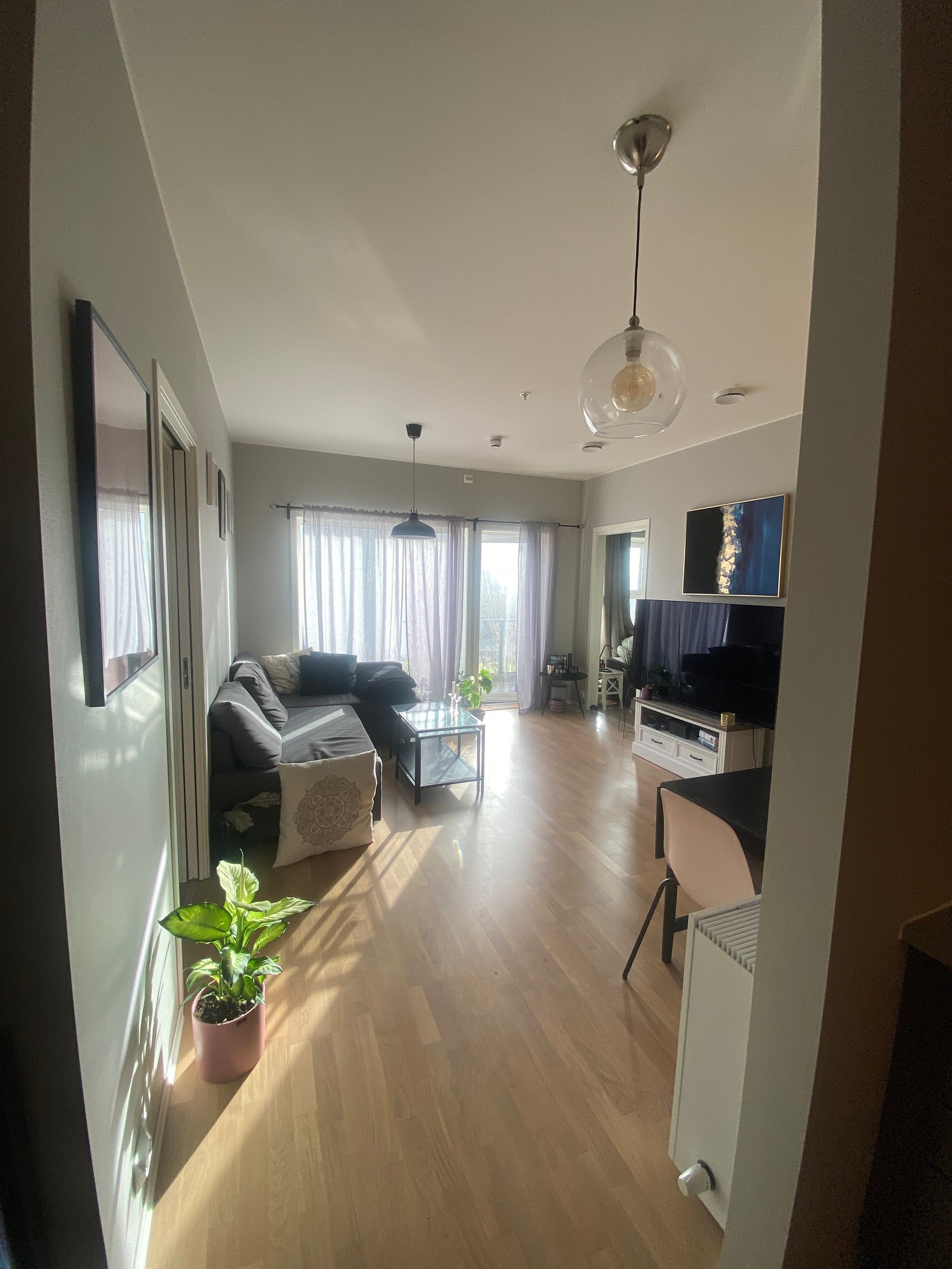 Stuen sett fra kjøkkenet Galleribilde