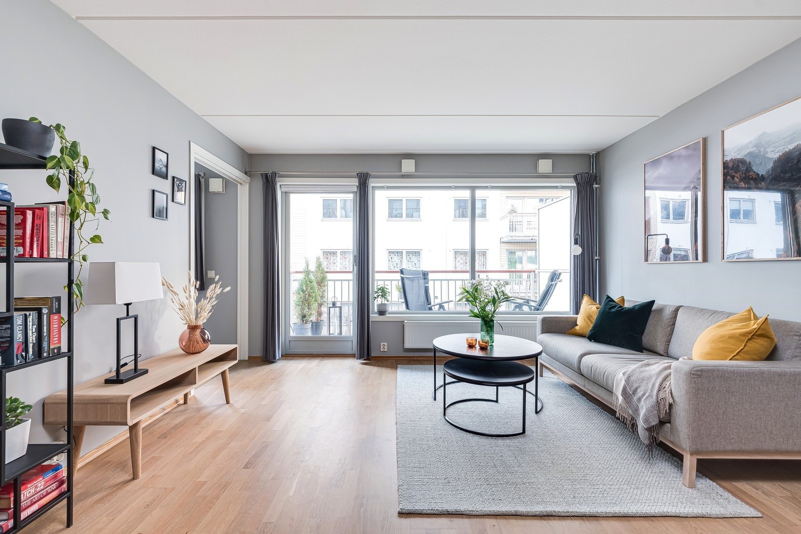 Stuens utforming gjør det enkelt å innrede. Galleribilde