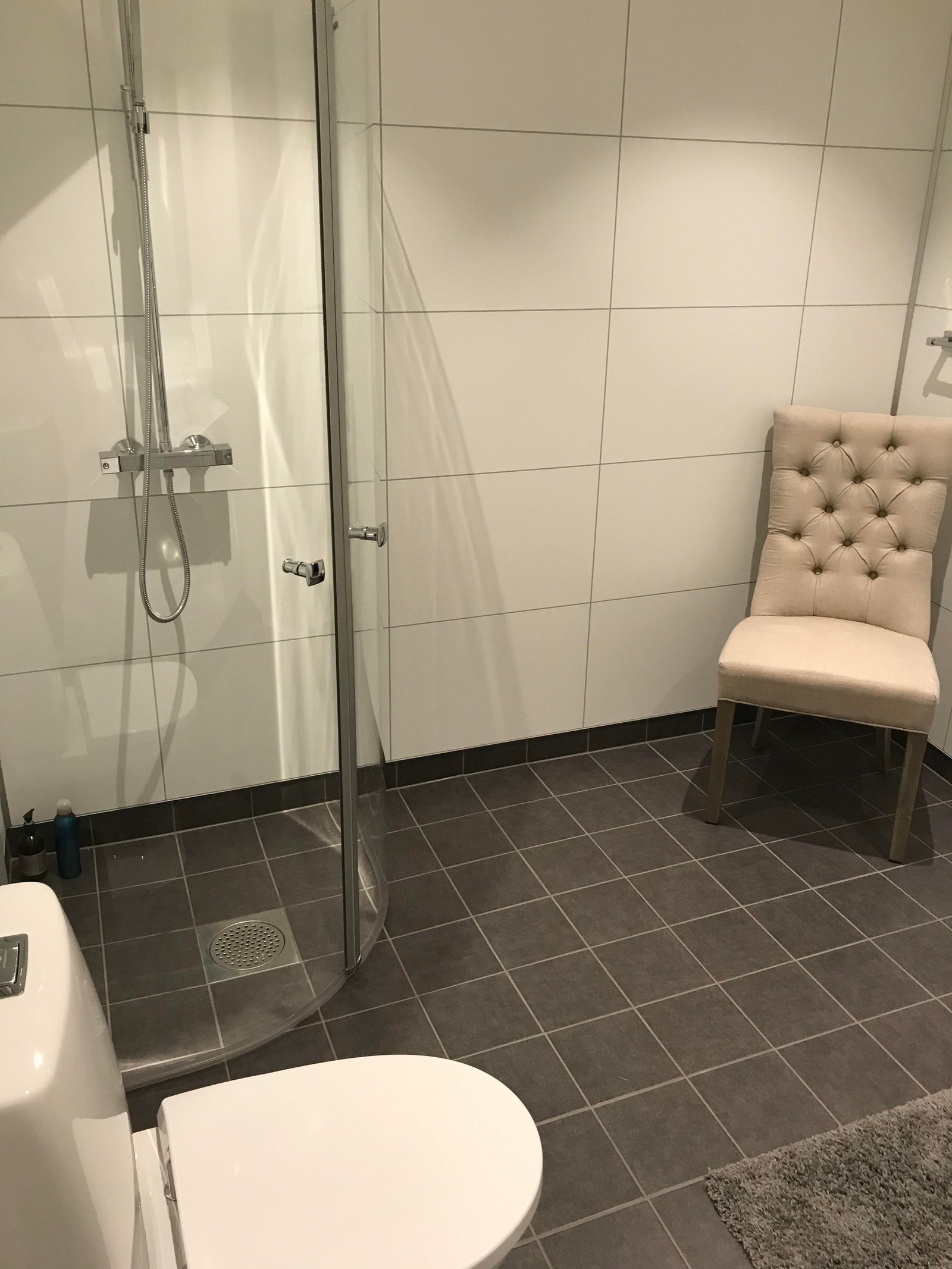 Stort bad i kjelleretasjen Galleribilde