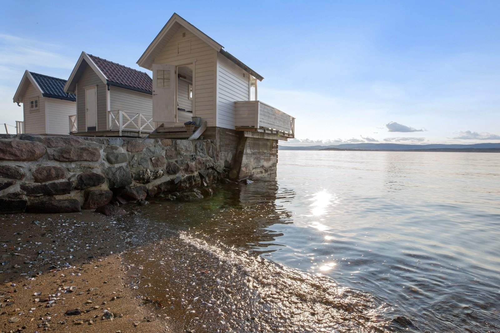 Liten privat strand tilhørende badehuset Galleribilde