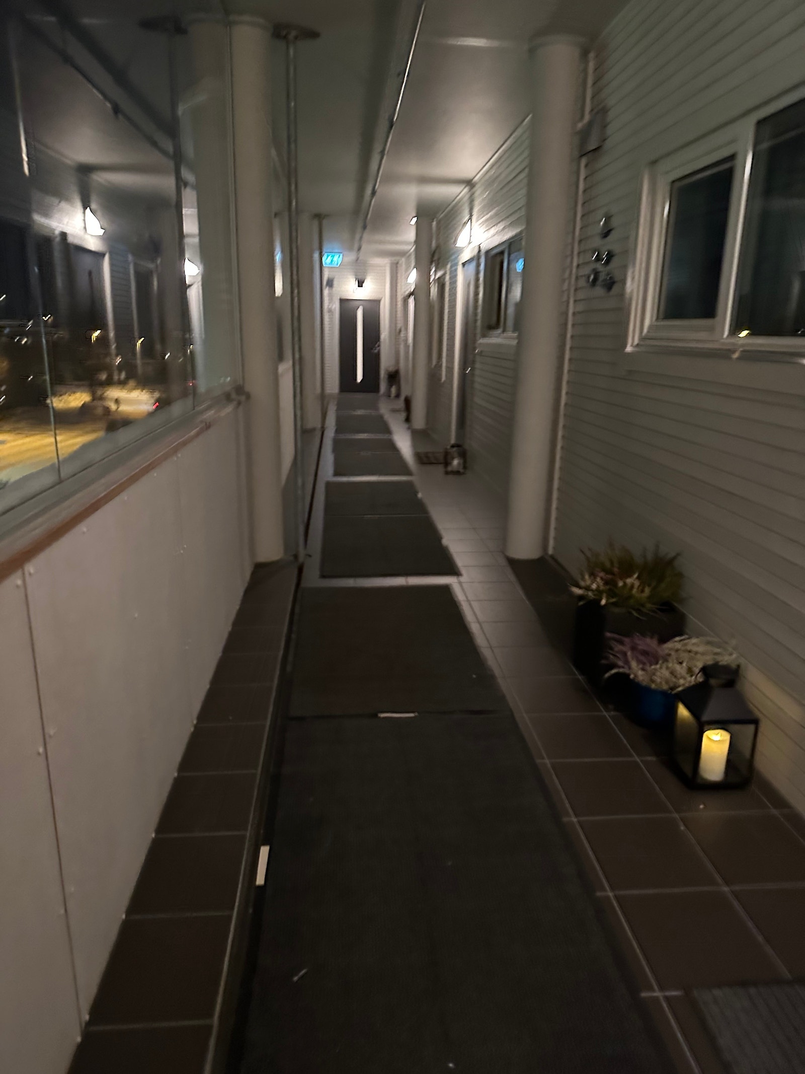 Innglasset svalgang Galleribilde