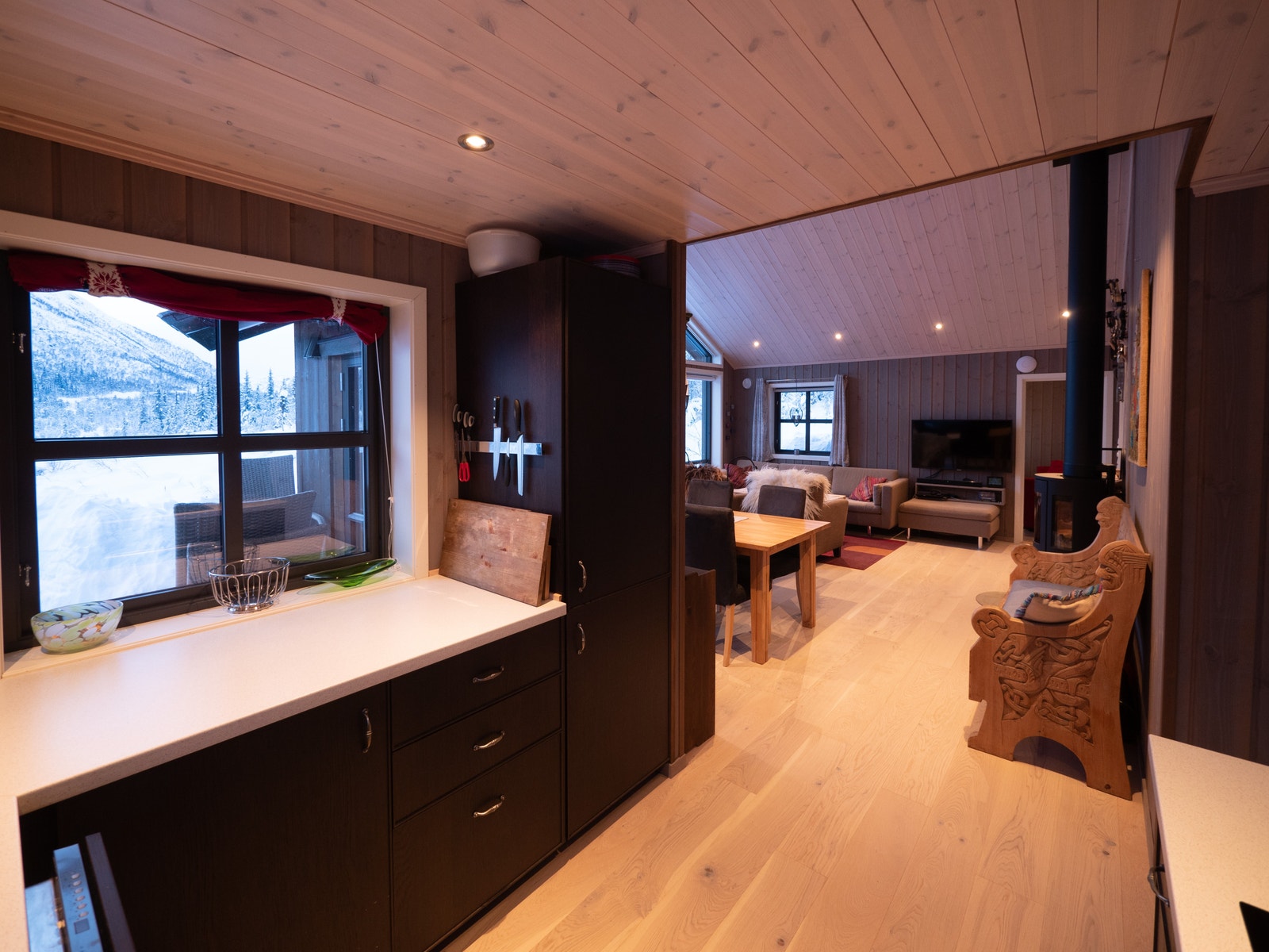 Smart-varme i gulv i både kjøkken og stue. Galleribilde