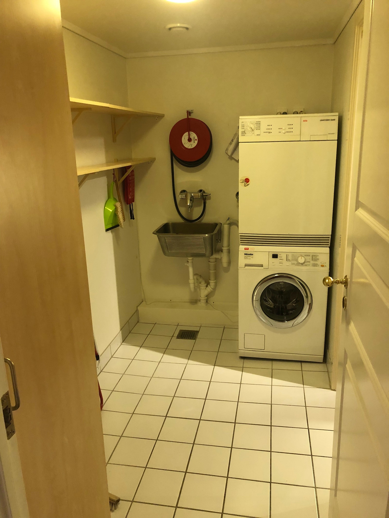 Vaskerom Galleribilde
