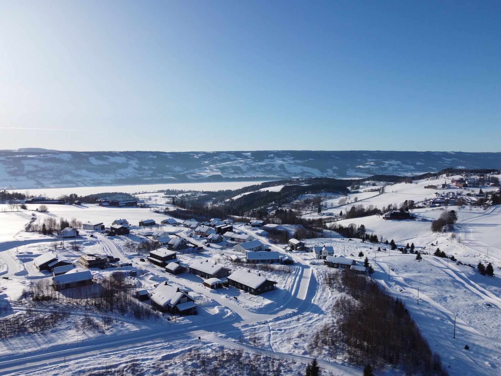 Solrike tomter på "toppen" av Brøttum Galleribilde