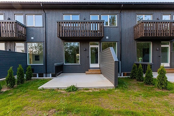 Terrasse på baksidehus B Galleribilde