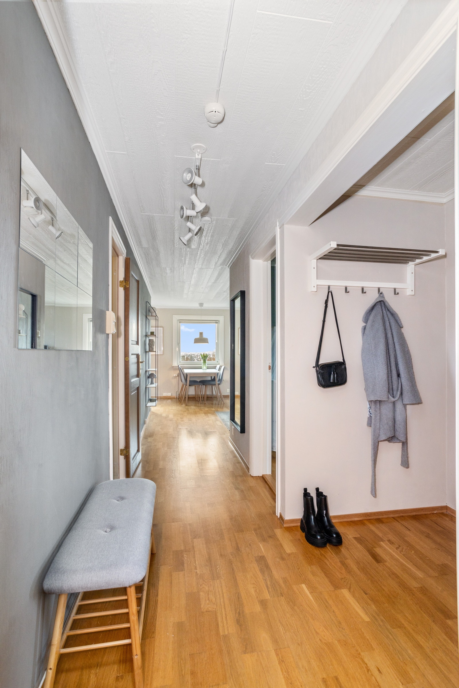 Entré med plass til ytterklær Galleribilde