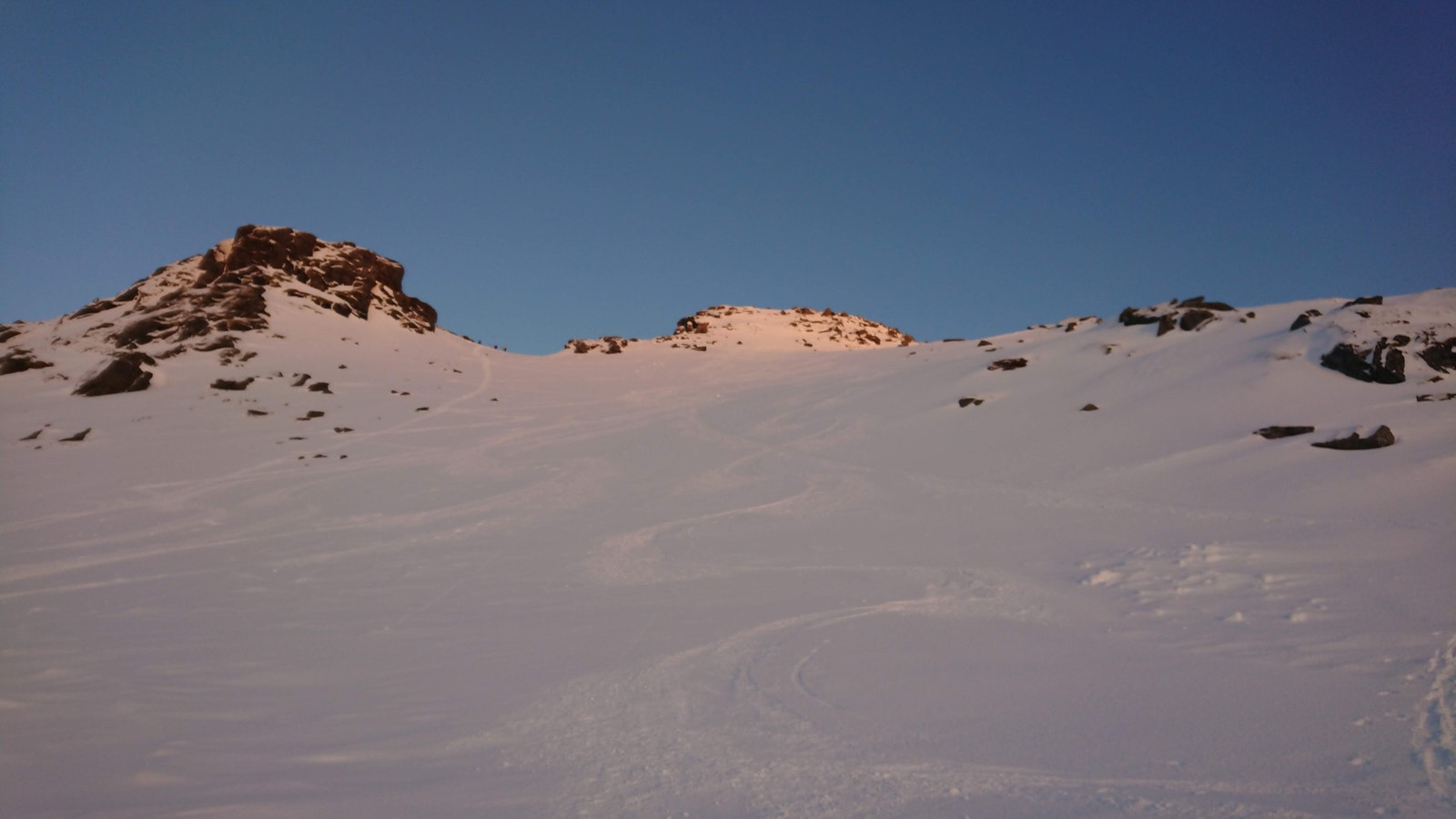 Skitur på Vestvågøy - med havutsikt til alle kanter og nydelige bakker! Galleribilde