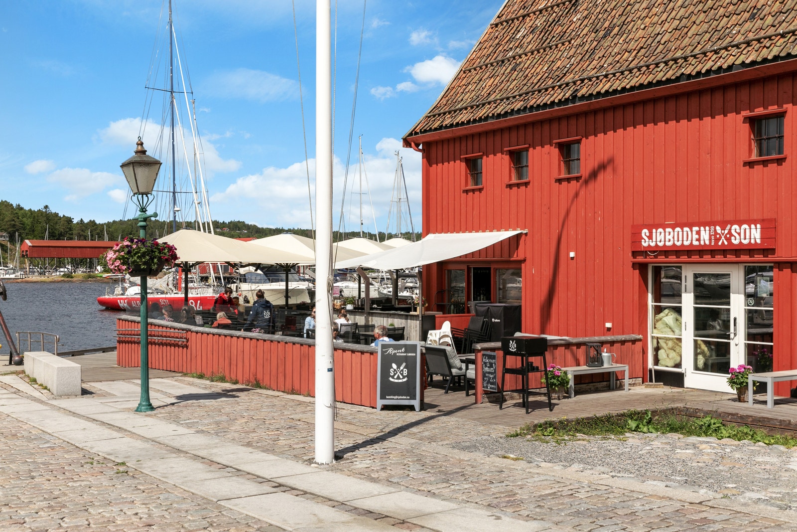 Her finner du flere restauranter og kaféer. Galleribilde