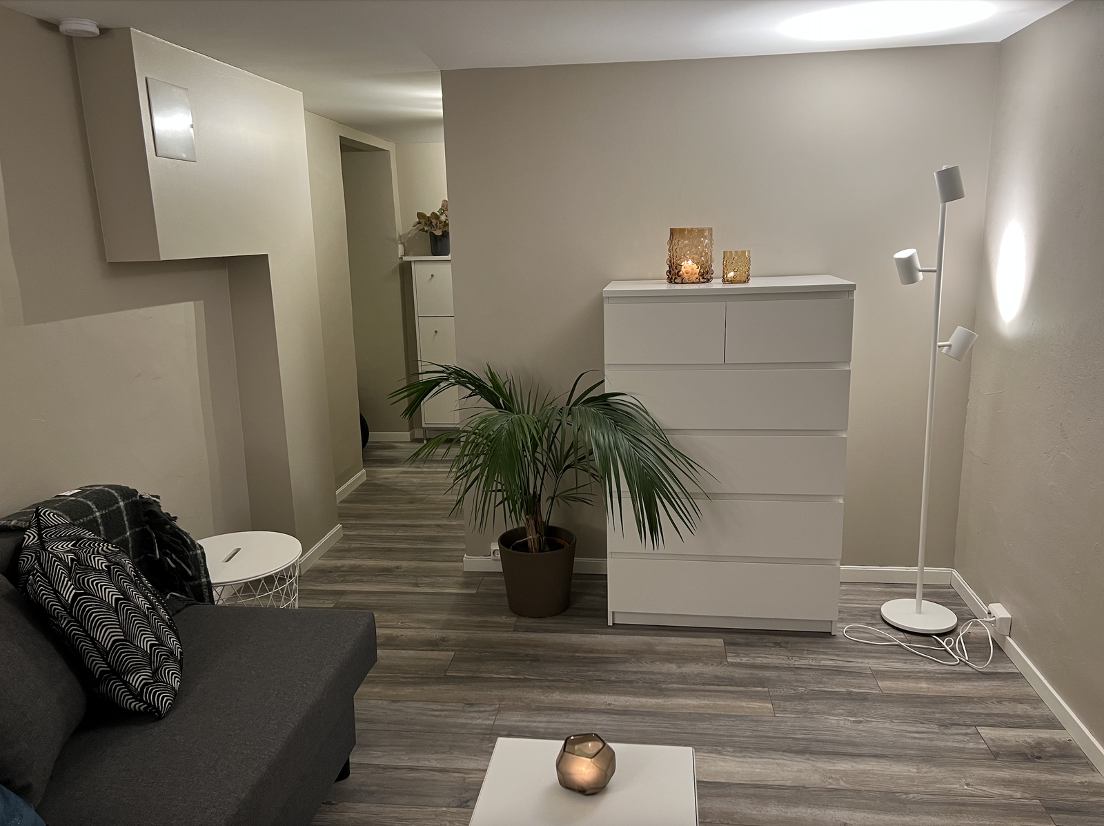 Her står det nå et Pax-garderobeskap på 150 cm bredde. Galleribilde